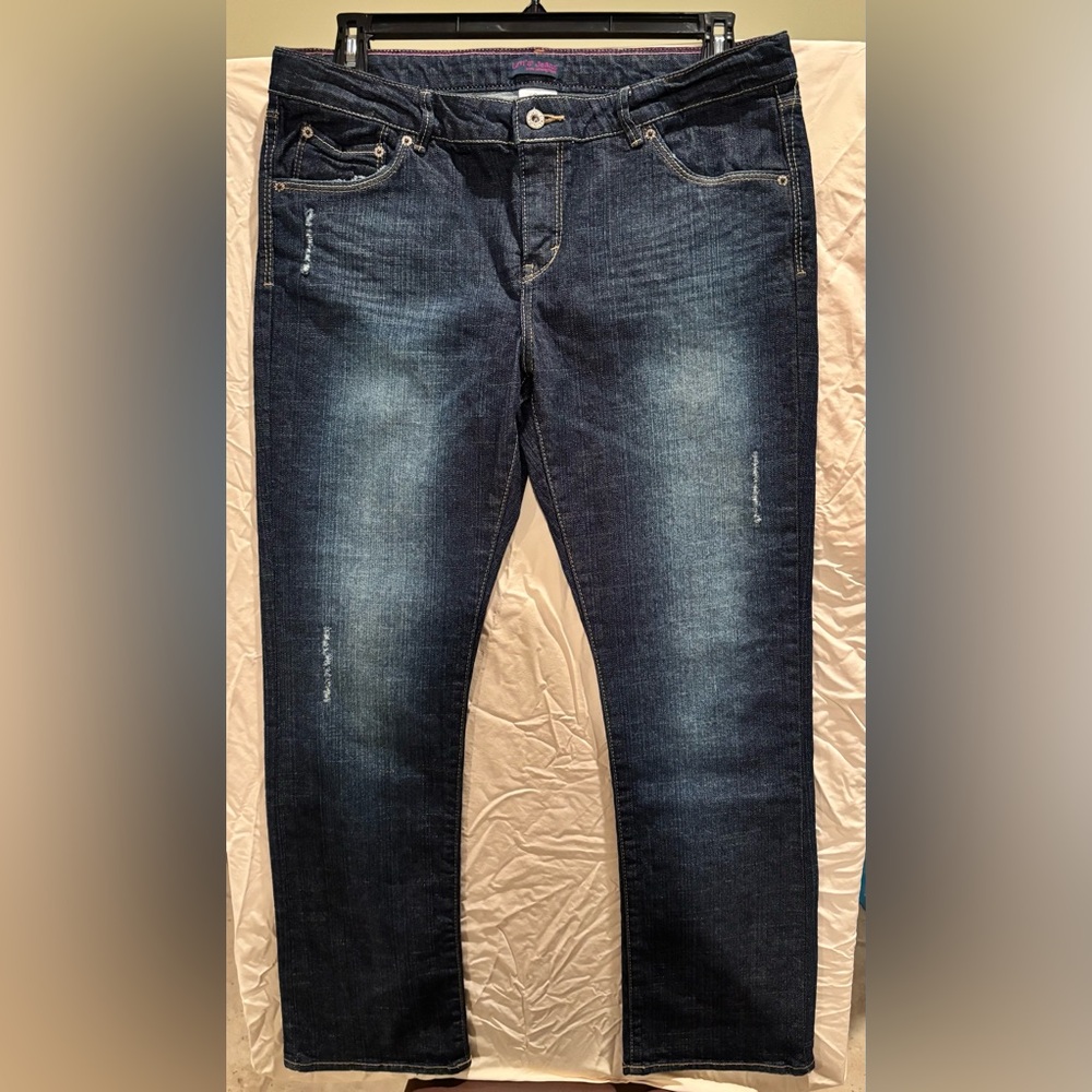Levi’s Womens Plus Size 18 Slim Straight Jeans Dark Wash Distressed Stretch